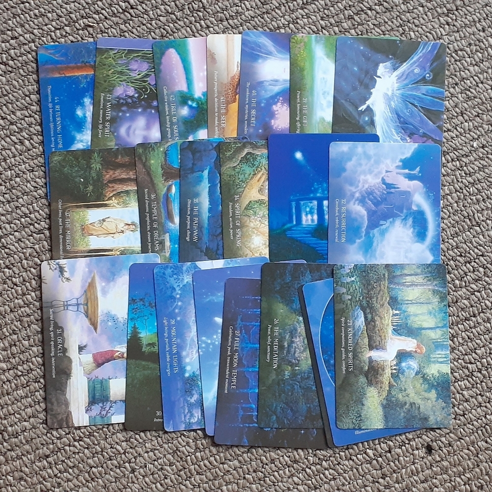 Oracle of the Hidden Worlds A 44-Card Deck - Picture 5 of 7